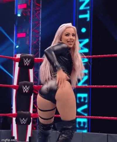 Liv Morgan spanking her own ass...