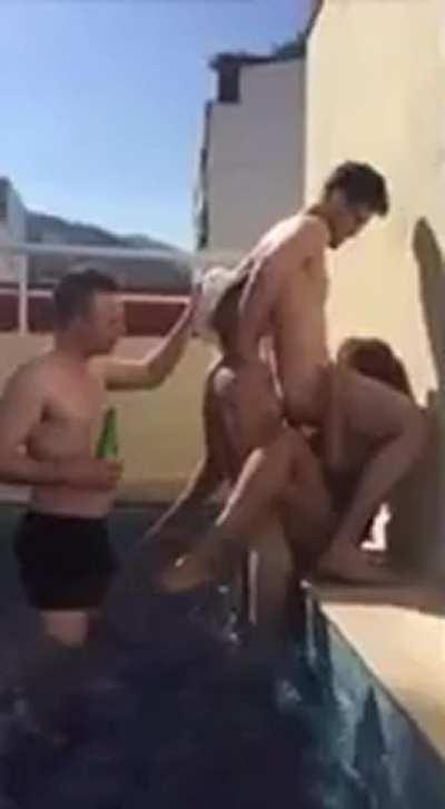 Uhh... what the fuck kinda threesome is this?