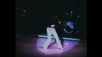 Elvis performing live in Las Vegas, August 1971