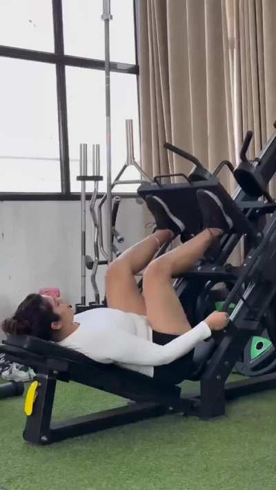 Kritika Malik busty bitch and her ass is just amazing 