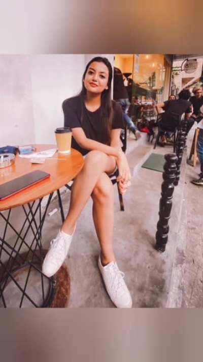 Look at this beautiful bong babe Sonali.. M in love with her shape..