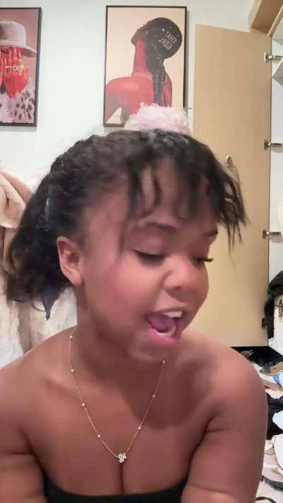 Ivy Angst | TikTok (11.16.25)