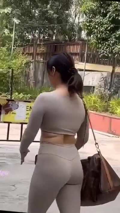 Neha Sharma ass in gym dress