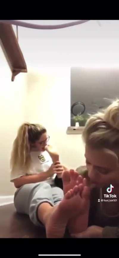 Lesbian toe sucking