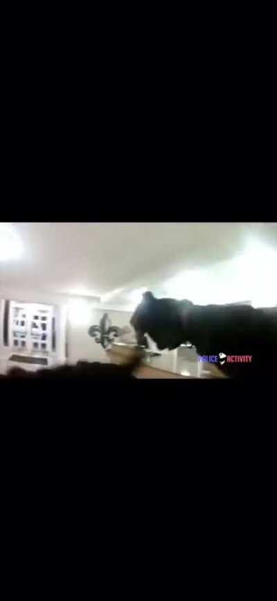 Racist Karen chases cop with scissors