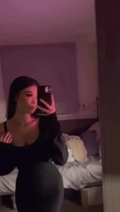 [Reddit] It’s so hot knowing that she’s been rammed by the biggest dicks balls deep and still told them to go harder.