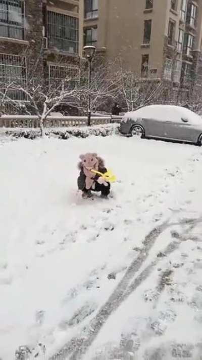 Chinese waiting hours in the snow for a Black Friday sale. Just kidding, it's for their daily PCR test.