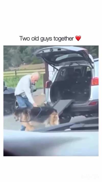 Two old guys together ❤️