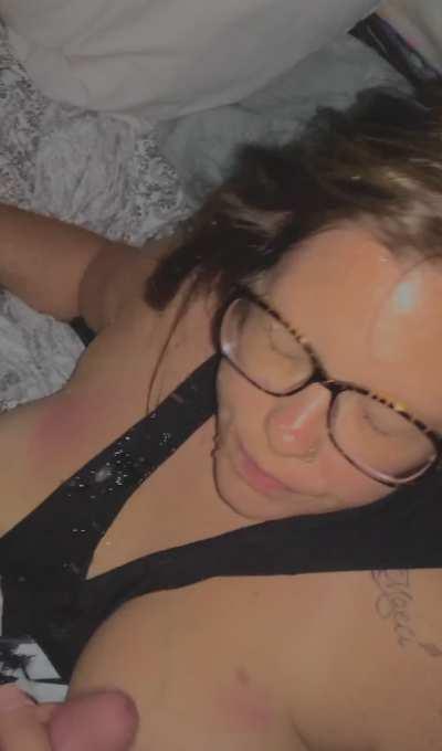 Hot Slutty Wife Takes Huge Cumshot On Her Face