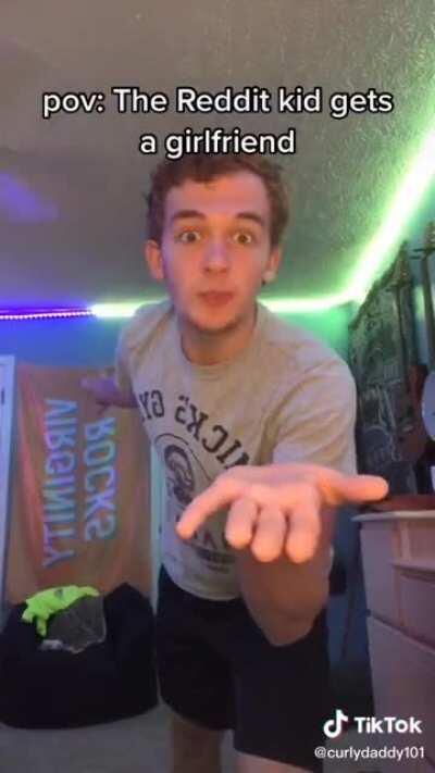 This guy making fun of redditors