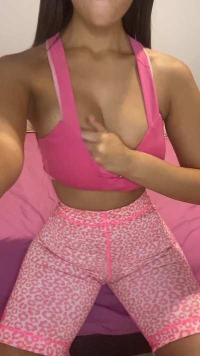 A horny fitness girl for u😘😈