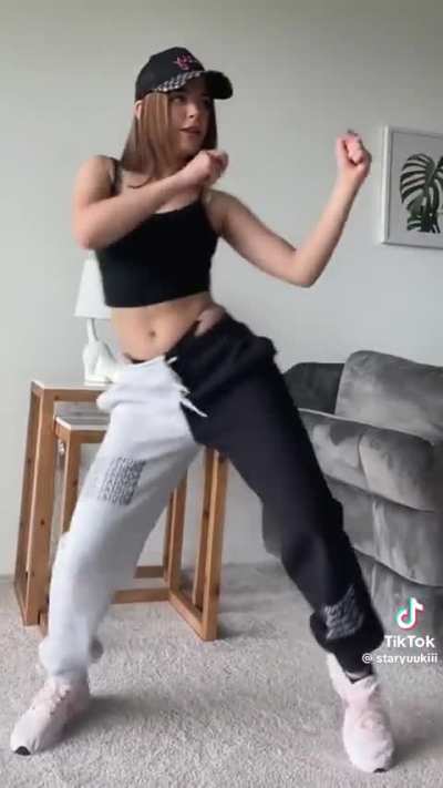 la segunda vez que la putita mostró su ropa interior