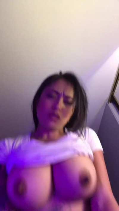 Do you like tiny Filipinas?