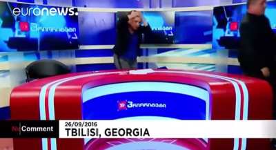 Politicians fight during live TV debate