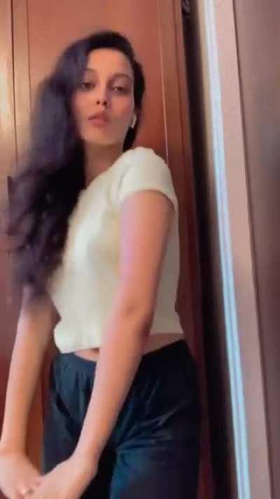 She has perfect Anime size Apple