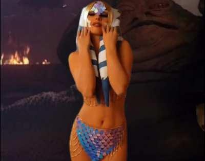 Ahsoka dances for Jabba.