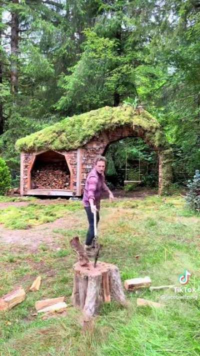 Иш, затейник