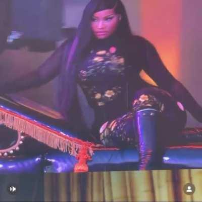 Nicki Minaj @nickiminaj