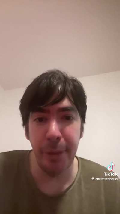 Der Star hat Angst das jemand ihm sein Döner weg isst..