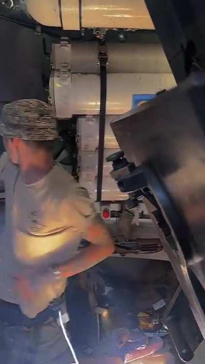 The work of the Ukrainian crew against the Russian positions inside the 155-mm self-propelled howitzer AS-90 (11/2023)