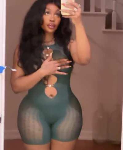 Sza showing her nipples