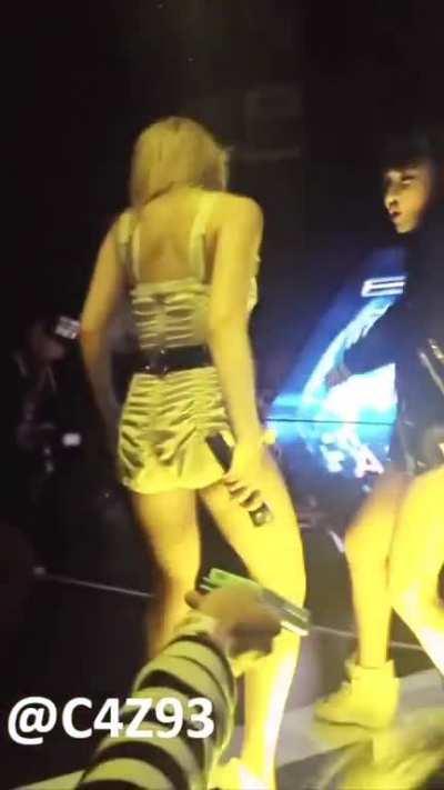 CL her is very hot. 🥵🔥