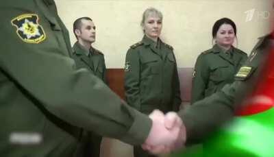 «Жалко, что не поцеловал Александр Лукашенко этого полковника. Вот это видео я бы тоже посмотрел»