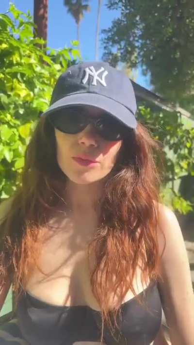 new Tiktok in a bikini - 04/06/2025