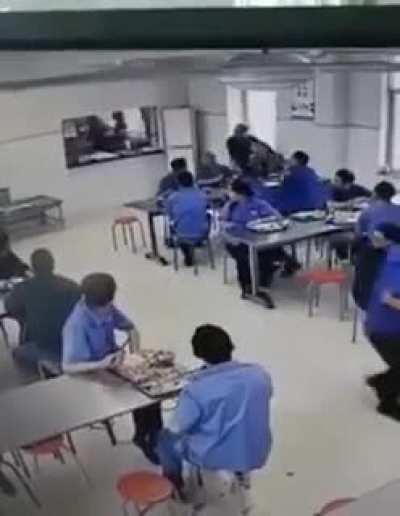 Um terremoto? Um incêndio? Não... É O 17° COLOSSO