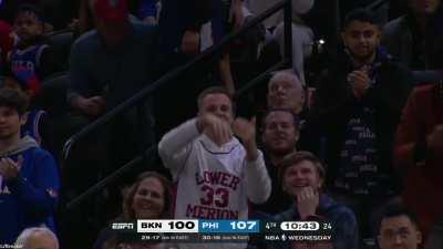 [Highlight] Georges Niang forces a travel call on Simmons and then Simmons gets called for a technical for nudging him away, 6th technical of the game