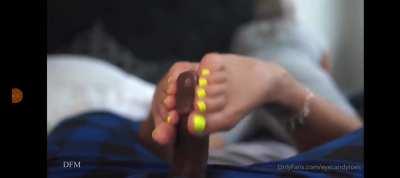 @Eyecandytoes yellow pedi FJ 