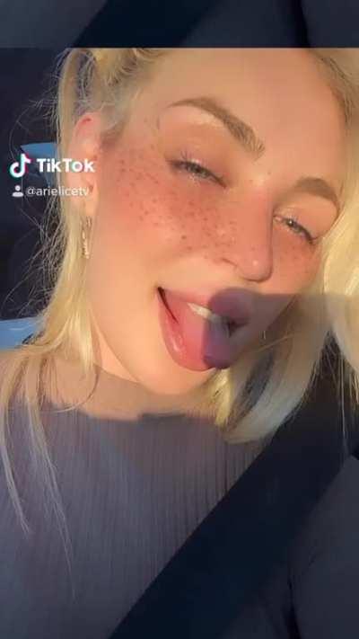 TikTok 👅👅👅
