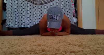 Middle splits attempt is getting less painful & feeling more like an actual stretch