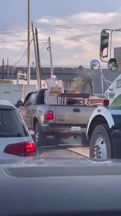 Chin&en a su madre todos!! Me llevo mi asador.. 🤨