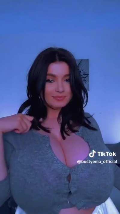 Mommy @bustyema