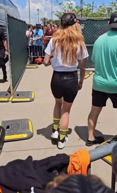 Becky arriving to Raw 05/26/25