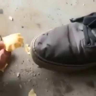 Flesh Eating Shoe - Athlete's Foot Foot Poisoning If Bitten (Reduced Movement Speed, Stamina & Mobility)