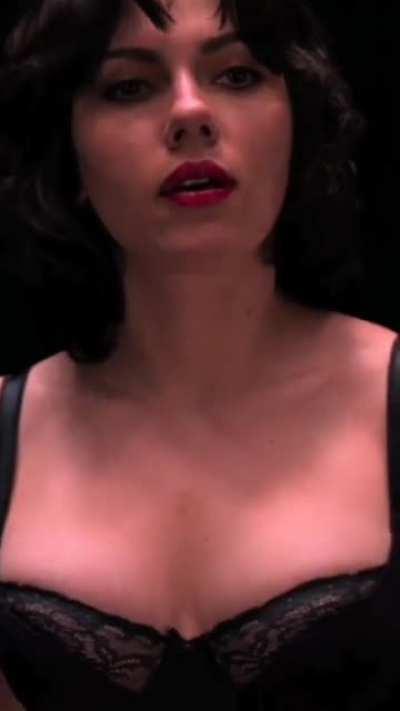 (g)old clip of Scarlett Johansson