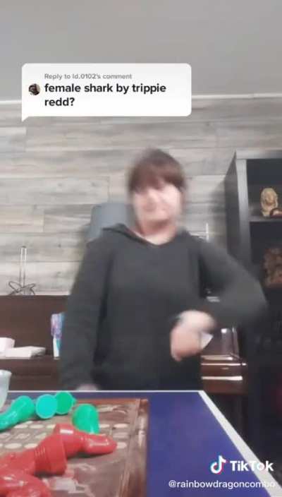 Me when female shark comes on 🥶🥶