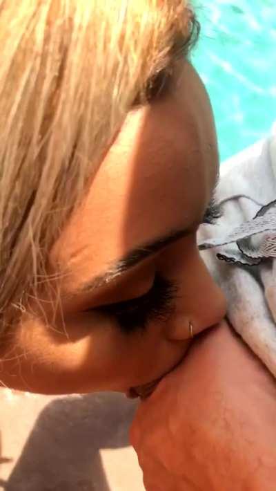 Casual throat bangin’