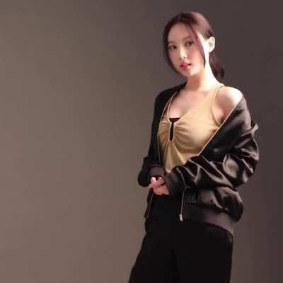 201111 - Stunning Nayeon