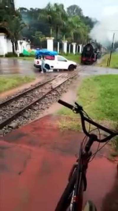 Not sure if she's dumb, incapable of driving a car or attempting insurrance fraud.