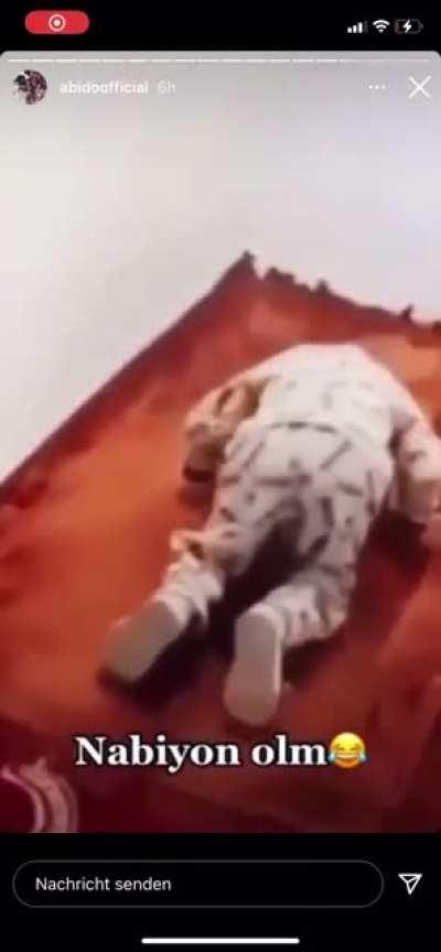 average turkish kid praying