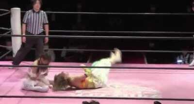 Mizuki's new spinning crossbody has to be seen to believed!