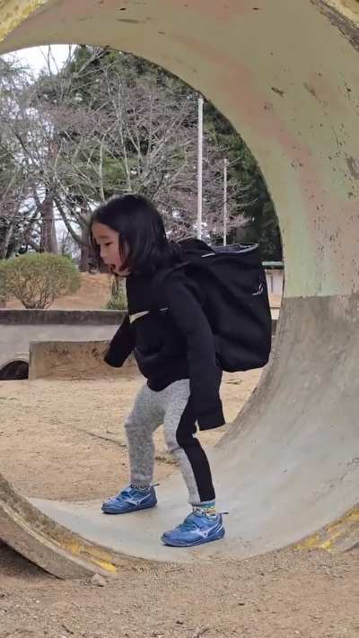 This is how you pack up the football to take it home… and that smile at the end 🤌🏻🤌🏻🤌🏻