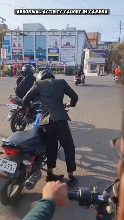 How's that possible 🙄🤷‍♂️