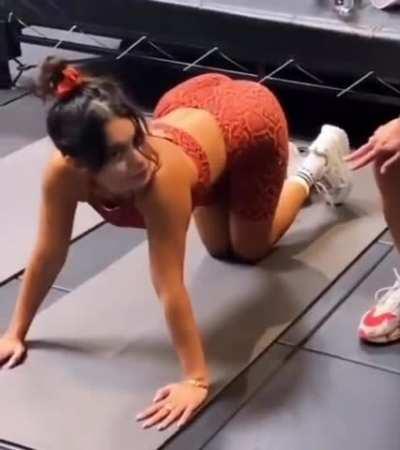 Vanessa Hudgens looks perfect on all fours