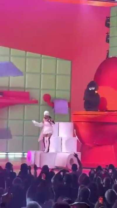 Twerking with a turd