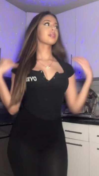 @damnnickii // Age: 18 // 🤩🍑