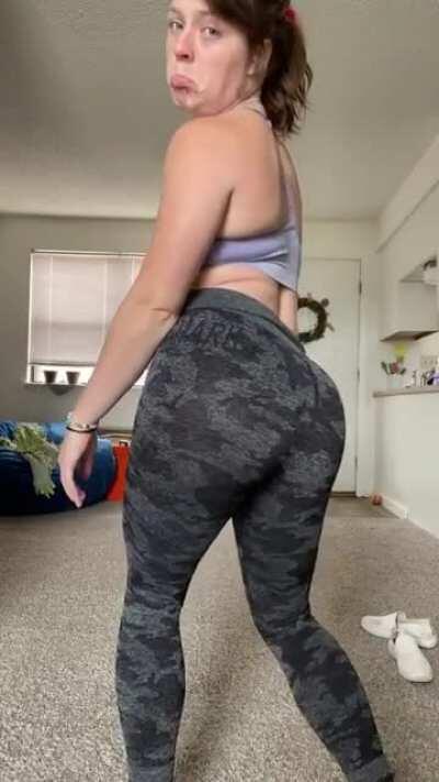 NEW HERE! Enjoy my pants